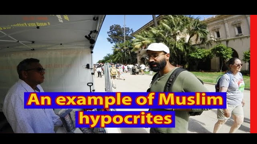 An example of Muslim hypocrites / BALBOA PARK